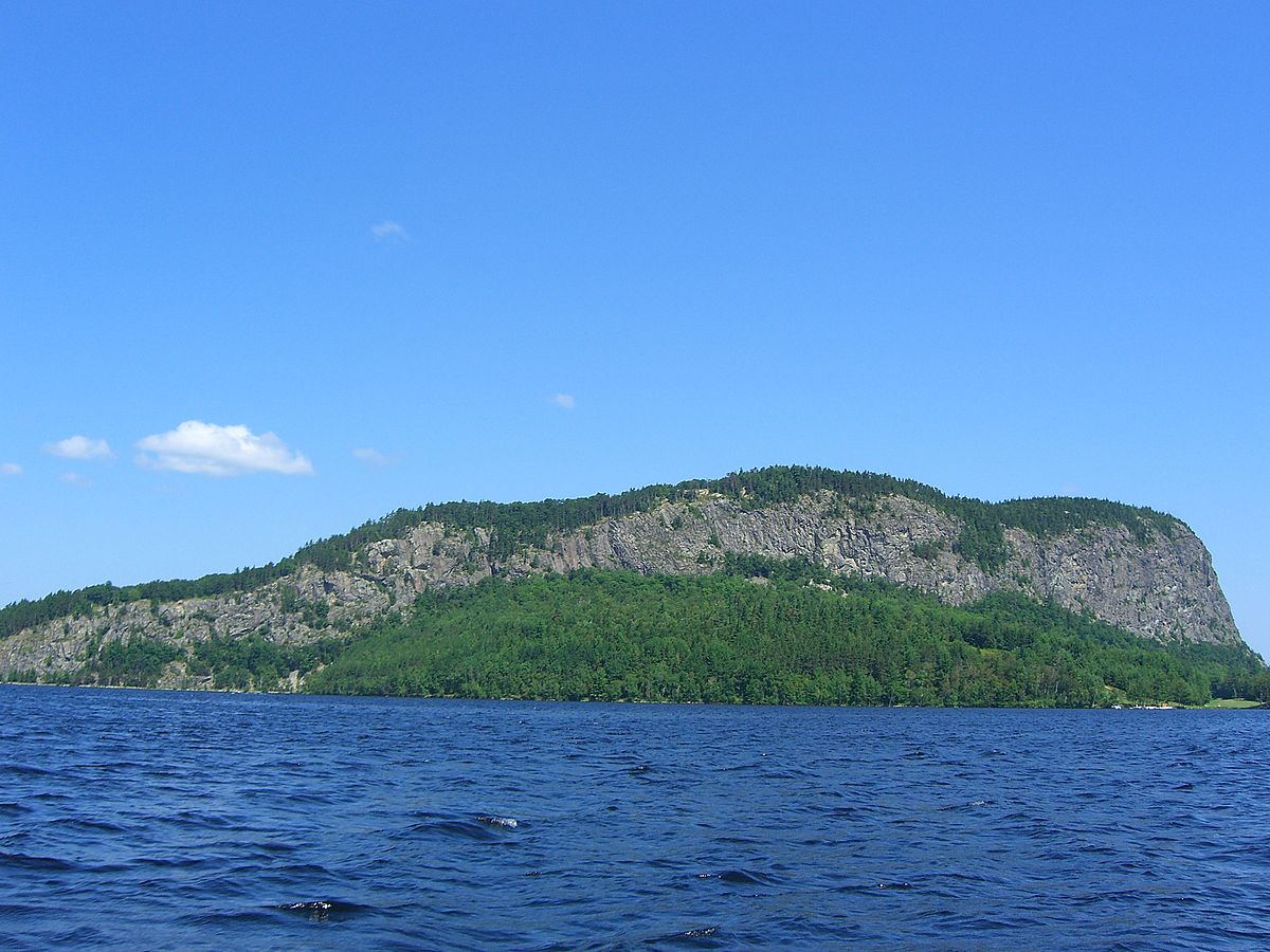 Geology tours of Mount Kineo